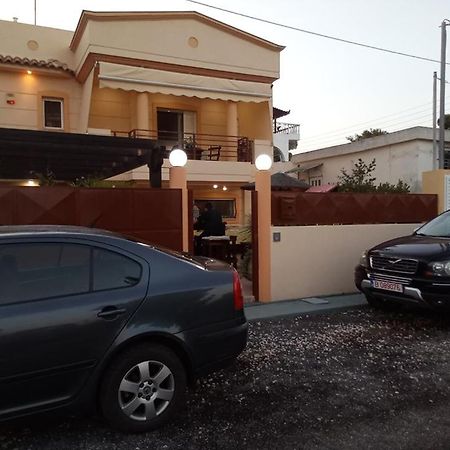 Villa Avatos - Near To The Port Of Rafina And The Airport Of Athens Agios Spyridon  المظهر الخارجي الصورة