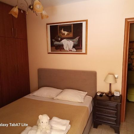 Villa Avatos - Near To The Port Of Rafina And The Airport Of Athens Agios Spyridon  المظهر الخارجي الصورة